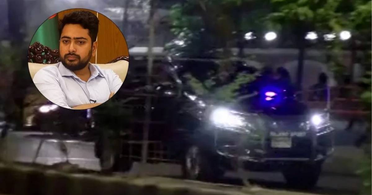 পতাকাবিহীন গাড়িতে যমুনা থেকে বের হলেন নাহিদ, পদত্যাগের গুঞ্জন